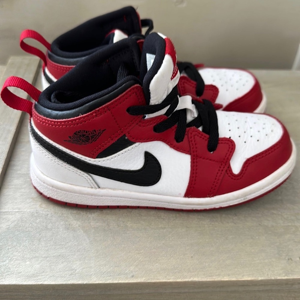 Like new! Barely worn toddler air Jordan 1 mid